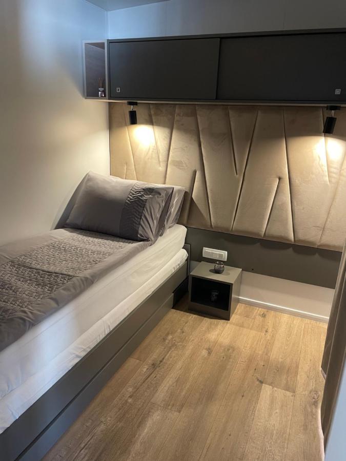 Mobile Home Jana Biograd Na Moru Zewnętrze zdjęcie