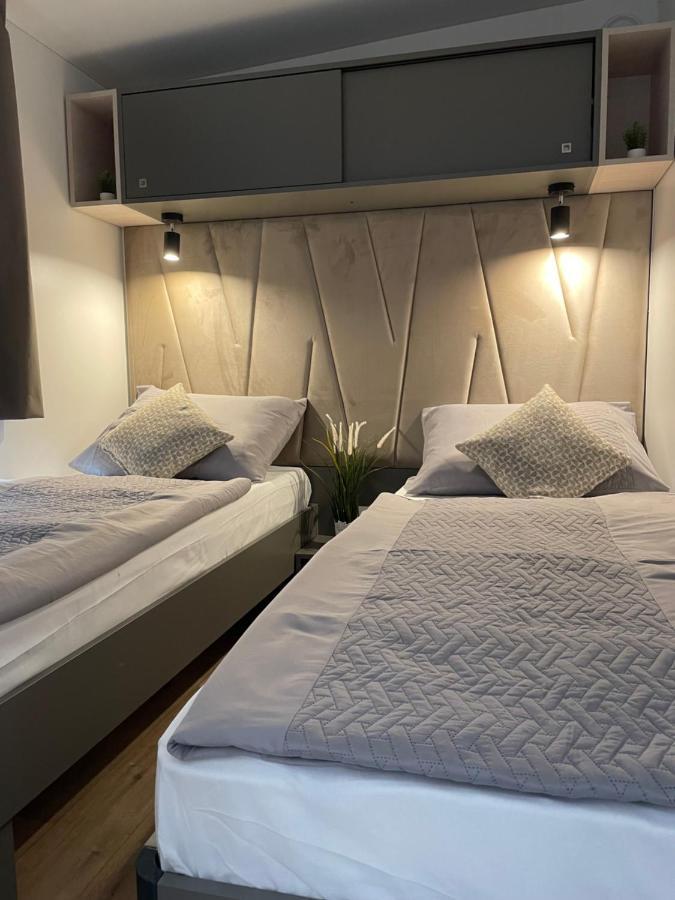 Mobile Home Jana Biograd Na Moru Zewnętrze zdjęcie