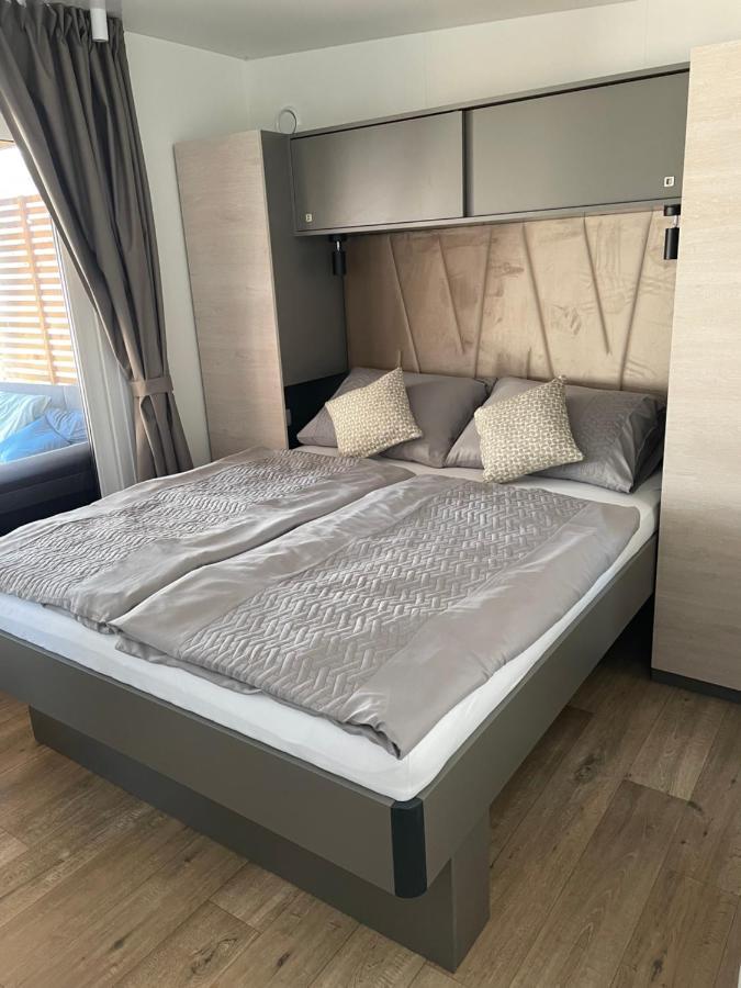 Mobile Home Jana Biograd Na Moru Zewnętrze zdjęcie